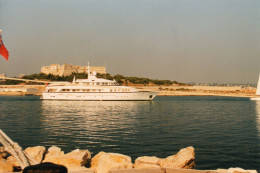 L - PHOTO ORIGINALE - BATEAU - ALPES MARITIMES - ANTIBES - LE PORT ET LE FORT CARRE - Schiffe