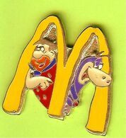 Pin's Mac Do McDonald's Fred Caillou & Dino (Les Pierrafeu) - 5A06 - McDonald's
