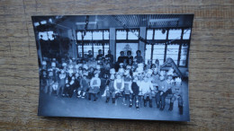 Le Pont De Beauvoisin : Isère , école Enfants Déguisés - Lieux