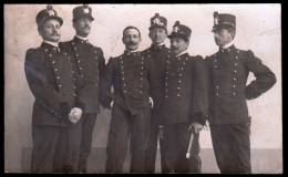 FOTOCARTOLINA CON MILITARI SPEDITA DA FIRENZE NEL 1906 - GUARDIA DI FINANZA ? CROCE ROSSA ? INFERMIERI MILITARI ? - Régiments