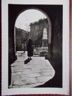 20A - SARTENE - Entrée Des Vieilles Rues. (Monument Aux Morts) CPSM - Sartene