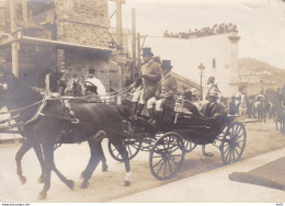 ALGERIE CALECHE AVEC HOMMES POLITIQUES ET SPAHIS - Guerre, Militaire