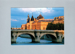 Paris (75) : Le Pont Neuf Et La Conciergerie - Autres Monuments, édifices