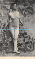 R171628 Woman. Old Photography. Postcard - World