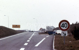 1982 PEUGEOT 504 BREAK ROUTE CAR VOITURE FRANCE 35mm DIAPOSITIVE SLIDE Not PHOTO No FOTO Nb4256 - Diapositives (slides)