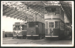 Fotografie Strassenbahn, Triebwagen & Doppelstockwagen In Einem Depot - Wagenhalle  - Other & Unclassified