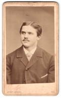 Fotografie Ernst Hering, Berlin-SO, Dresdenerstrasse 135, Portrait Bürgerlicher Herr Mit Oberlippenbart  - Anonieme Personen