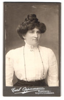 Fotografie Carl Oppermann, Hannover, Engelbostelerdamm 4, Portrait Junge Dame Mit Hochsteckfrisur  - Anonieme Personen