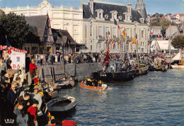 14-DEAUVILLE-N°2822-D/0381 - Deauville