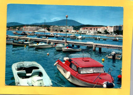 SAINTE MAXIME Le Port Des Yachts   ( Bateaux  )    83 ( 21775 ) - Sainte-Maxime