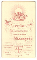 Photo Wolstenholme, Blackpool, Glaremont Park, Plattenkamera Mit Wappen Vor Einem Sonnenaufgang  - Anonyme Personen
