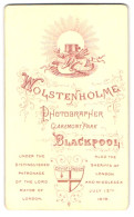 Photo Wolstenholme, Blackpool, Glaremont Park, Plattenkamera Und Wappen Mit Excelsior Spruch  - Anonieme Personen