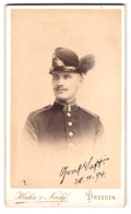 Fotografie Hahn`s Nachf., Dresden, Waisenhaus-Strasse 16, Sächsicher Jäger In Uniform  - Krieg, Militär