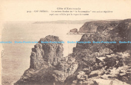 R174165 Cote DEmeraude. Cap Frehel. Le Curieux Rocher De La Fauconniere Aux Assi - Monde