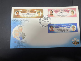 4-6-2024 (19) 1 Mini-sheet On Cover From Grenadines - Prince Charles & Lady Diana Spencer Royal Wedding (19x11.5 Cm) X 2 - Royalties, Royals