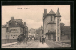 CPA Vierzon, Rue Voltaire, Peinturerie Marchais  - Vierzon