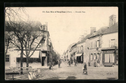 CPA Les Aix-d`Angillon, Grande Rue, Vue De La Rue  - Les Aix-d'Angillon