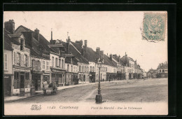 CPA Courtenay, Place Du Marché, Rue De Villeneuve  - Courtenay