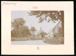 Fotografie Brück & Sohn Meissen, Ansicht Grossröhrsdorf, Strasseneck Mit Blick Zur Kirche  - Orte