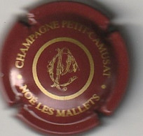 Capsule Champagne PETIT_CAMUSAT { N°3 : Bordeaux Et Or Avec Cercle ; AUBE Noé-les-Mallets } {S23-24} - Autres & Non Classés