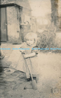 R174482 Old Postcard. Fawley. A Baby Girl - Welt