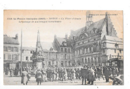 LA FRANCE RECONQUISE De 1917 - NOYON - La Place Des Armes - TOUL 8 - - Guerre 1914-18