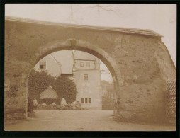 Fotografie Brück & Sohn Meissen, Ansicht Neuhausen / Erzg., Blick Durchs Schlosstor Auf Das Schloss Purschenstein  - Orte