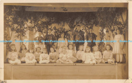 R173995 Children. Group Photo. Old Photography. Postcard - Monde