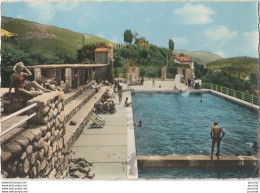 X1-06) LEVENS (ALPES MARITIMES) Alt. 600 M. LA PISCINE - ( ANIMATION - OBLITERATION DE 1965 - 2 SCANS ) - Autres & Non Classés