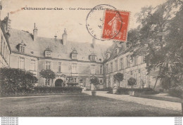 X2-18) CHATEAUNEUF SUR CHER -  COUR D' HONNEUR DU CHATEAU - Chateauneuf Sur Cher