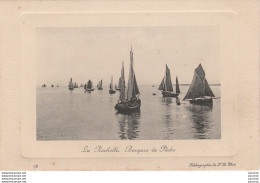 X6-17) LA ROCHELLE - BARQUES DE PECHE - ( 2 SCANS ) - La Rochelle