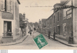 X6-91) LE VAL SAINT GERMAIN - RUE HAUTE - ( ANIMEE -  HABITANTS  )  - Autres & Non Classés