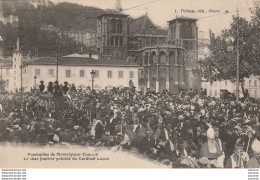 X16-69) LYON - FUNERAILLES DE MONSEIGNEUR COULLIE - LE CHAR FUNEBRE PRECEDE DU CARDINAL  LUCON - (  2 SCANS ) - Autres & Non Classés