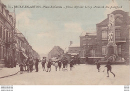 X19-62) BRUAY EN ARTOIS (PAS DE CALAIS) PLACE DU CERCLE  - ( ANIMEE - HABITANTS - 2 SCANS ) - Sonstige & Ohne Zuordnung