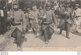 X21- GUERRE DE 1914 -  OFFICIERS ALLEMANDS FAITS PRISONNIERS A AMIENS  - ( 2 SCANS ) - War 1914-18