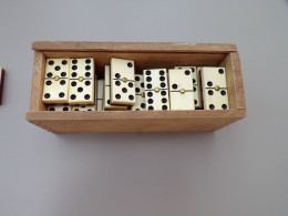 Jeu En Bois DOMINOS Et Jeu De DAME Complet - Autres & Non Classés