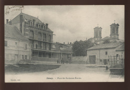 55 - STENAY - PLACE DES ANCIENNES ECURIES - EDITEUR RICADAT - Stenay