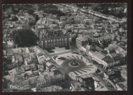 55 - BAR-LE-DUC - VUE AERIENNE - LA PREFECTURE ET LA GARE ROUTIERE - EDITION COMBIER - Bar Le Duc