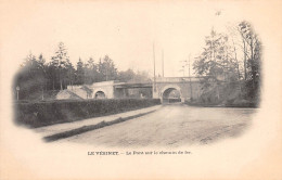 78-LE VESINET-Le Pont Sur Le Chemin De Fer.-N 6002-B/0227 - Le Vésinet