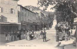 83-HYERES-La Place De Massillon-N 6002-E/0227 - Hyeres