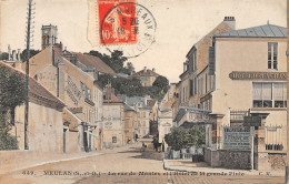 78-MEULAN-La Rue De Mantes Et Hotel De La Grande Pinte-N 6002-H/0289 - Meulan