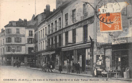 91-CORBEIL-Un Coin De La Place Du Marche Et Le Cafe Tabac Molinie-N 6003-B/0251 - Corbeil Essonnes