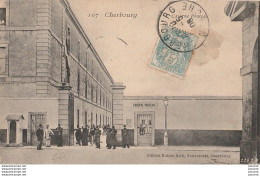 T15-50) CHERBOURG - CASERNE PROTEAU - ( ANIMEE ) - Cherbourg