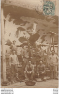 ORAN  CARTE PHOTO  CHANTIER NAVAL  MECANICIENS REMPLACEMENT D'UNE HELICE DE BATEAU - OBLITERATION D'ORAN 1907 - 2 SCANS - Oran