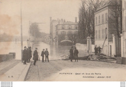 T20-92) PUTEAUX - QUAI ET RUE DE PARIS - INONDATIONS - JANVIER 1910 - ( ANIMEE - HABITANTS - 2 SCANS ) - Puteaux