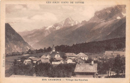 74-CHAMONIX-Village Des Houches-N 6006-B/0187 - Chamonix-Mont-Blanc