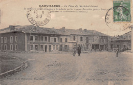 55-DAMVILLERS-Place Maréchal Gérard-N 6006-G/0147 - Damvillers