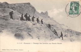 74-CHAMONIX-PASSAGE DES ECHELLES-N 6008-H/0307 - Chamonix-Mont-Blanc