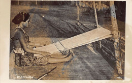 Malaysia - Iban Woman Weaving - REAL PHOTO - Publ. Unknown 32 - Malaysia
