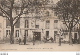 U1-17) ROCHEFORT SUR MER - L ' HOTEL DE VILLE - (ANIMEE - CALECHE - 2 SCANS ) - Rochefort